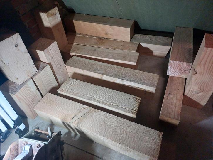 Douglas balken reststukken 15 x 15- ideaal voor brandhout!, Doe-het-zelf en Verbouw, Hout en Planken, Ophalen of Verzenden