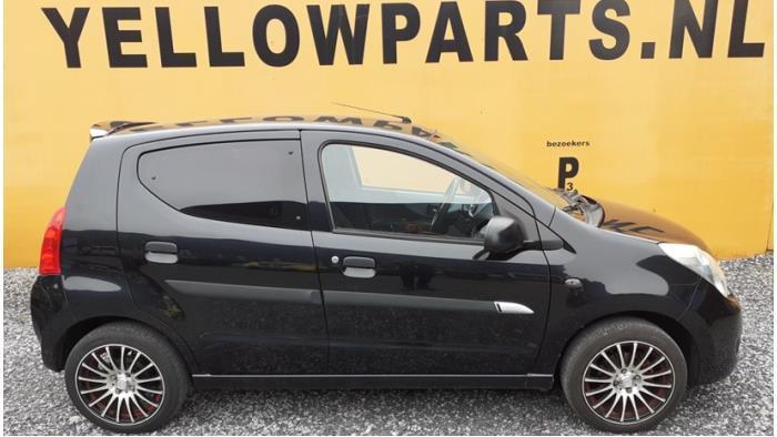 Scherm rechts-voor van een Suzuki Alto (ZAM), Auto-onderdelen, Carrosserie en Plaatwerk, Suzuki, Gebruikt, 3 maanden garantie