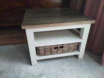 Salontafel  beschikbaar voor biedingen