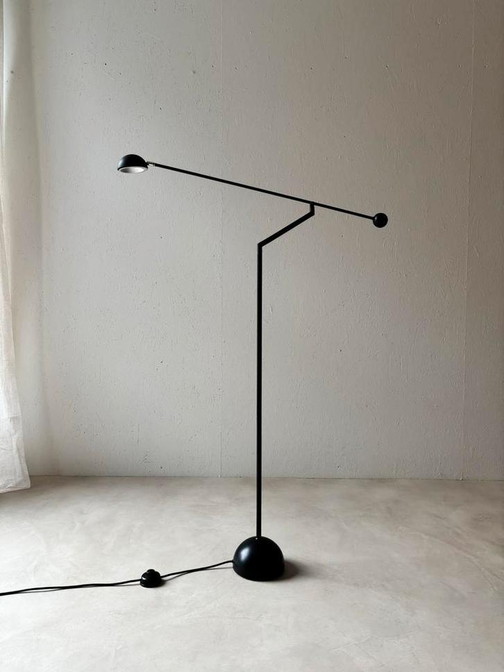Memphis vloerlamp counterbalance jaren 80, Huis en Inrichting, Lampen | Vloerlampen, Gebruikt, Metaal, Overige materialen, Ophalen of Verzenden