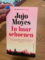 Jojo Moyes - In haar schoenen, Ophalen of Verzenden, Zo goed als nieuw, Nederland