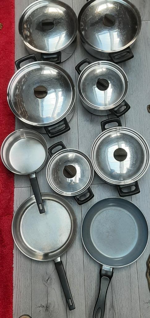 Gebruikte pannenset, niet geschikt voor inductie, Huis en Inrichting, Keuken | Potten en Pannen, Gebruikt, Pannenset, Rvs, Ophalen