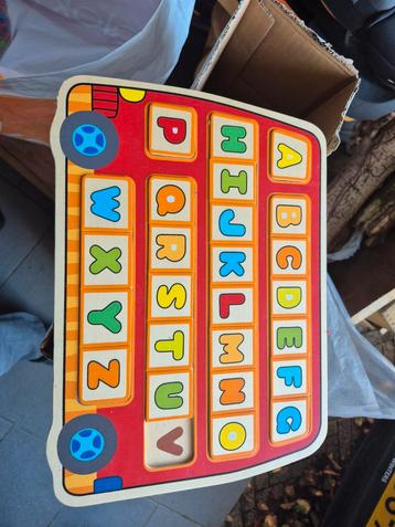 Houten ABC Puzzel Bus beschikbaar voor biedingen