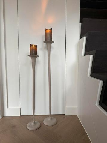 Set kandelaar Krish Cream iron beschikbaar voor biedingen