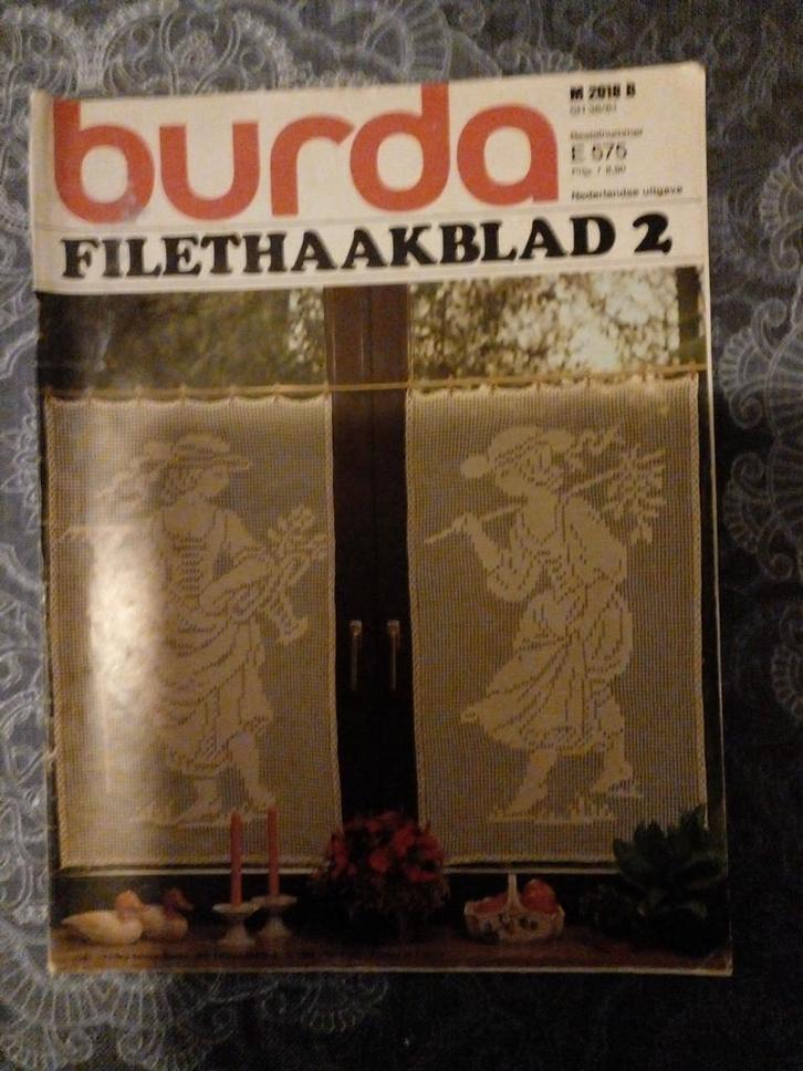 Burda Filethaakblad 2 - Haakpatronen, Boeken, Catalogussen en Folders, Gelezen, Catalogus, Ophalen of Verzenden