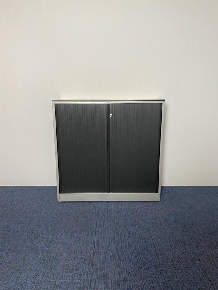 138 x Roldeurkast Ahrend, aluminium/zwart, H 105 x B 120 cm., Huis en Inrichting, Bureaus, Gebruikt, Ophalen