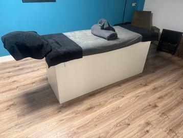 Massagetafel / Behandelstoel - Houten Ombouw beschikbaar voor biedingen