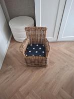 Vintage rieten kinderstoel, Kinderen en Baby's, Kinderkamer | Tafels en Stoelen, Ophalen of Verzenden, Gebruikt, Stoel(en)