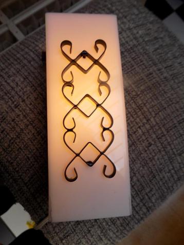 Wandlampje kunststof metaal jaren 60. beschikbaar voor biedingen