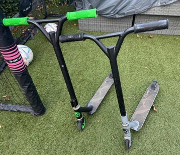 Twee Amigo wave stuntsteps beschikbaar voor biedingen
