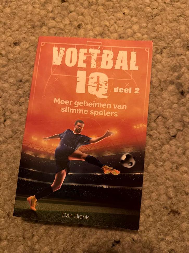 Voetbal IQ - Deel 2, Boeken, Sportboeken, Zo goed als nieuw, Balsport, Ophalen of Verzenden