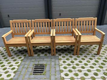 4 teakhouten tuinstoelen van Gloster in nieuwstaat beschikbaar voor biedingen