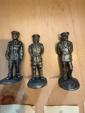 Politie Tinnen ( Politie beeldjes) beschikbaar voor biedingen