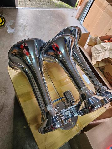 United 5 trumpet train horn - luchthoorn nieuw in doos  beschikbaar voor biedingen