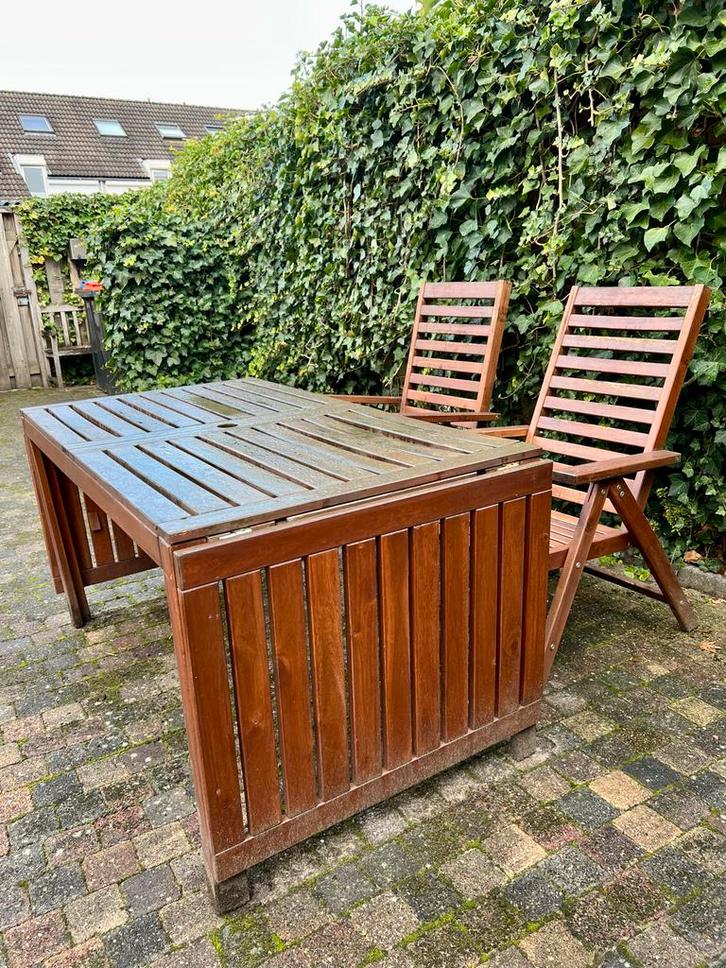 Houten Tuintafel met 2 Stoelen & kussens, Tuin en Terras, Tuintafels, Gebruikt, Rechthoekig, Hout, Ophalen
