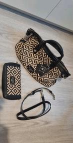 Guess Tas & Portemonnee Set - Goede Staat!, Sieraden, Tassen en Uiterlijk, Tassen | Damestassen, Ophalen of Verzenden, Zo goed als nieuw