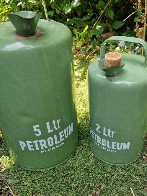 2 Prachtige geëmailleerde jaren 50 petroleum-kannen*brocante, Antiek en Kunst, Antiek | Emaille, Ophalen of Verzenden