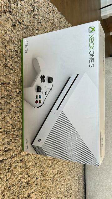 Xbox One S incl. 1 console en 5 games beschikbaar voor biedingen