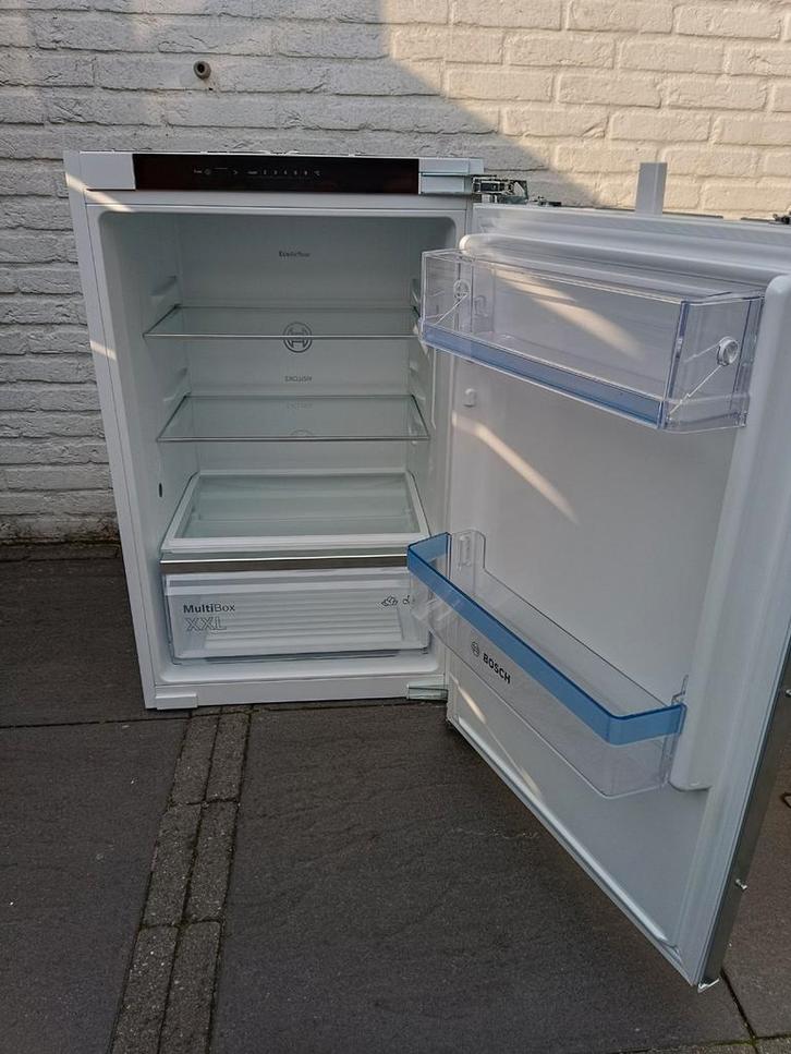 Bosch inbouw koelkast KIR21EFE, Witgoed en Apparatuur, Koelkasten en IJskasten, Zo goed als nieuw, Zonder vriesvak, 100 tot 150 liter