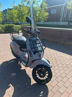 Vespa sprint nardo grey full option, Fietsen en Brommers, Scooters | Vespa, Ophalen, Maximaal 45 km/u, Vespa S, Zo goed als nieuw