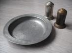 Tinnen bord en antiek peper- en zoutstel, Antiek en Kunst, Ophalen of Verzenden