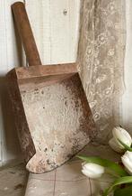 Brocante oud zinken schep met houten handvat, Antiek en Kunst, Curiosa en Brocante, Verzenden