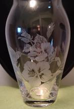 Bohemia kristallen vaas met bloemen gravure, Ophalen of Verzenden