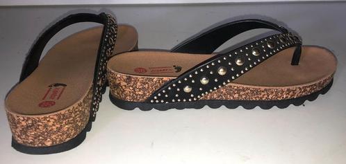 Bling bling comfortable leren slippers maat 36, Kleding | Dames, Schoenen, Zo goed als nieuw, Slippers, Zwart, Ophalen of Verzenden