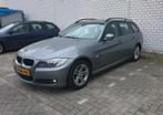 BMW 3-Serie 2.0 318 I Touring 2010 Grijs, Achterwielaandrijving, Handgeschakeld, Particulier, 1405 kg
