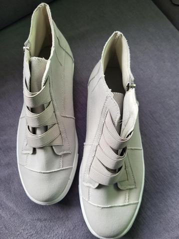 Stoffen / canvas schoenen beschikbaar voor biedingen