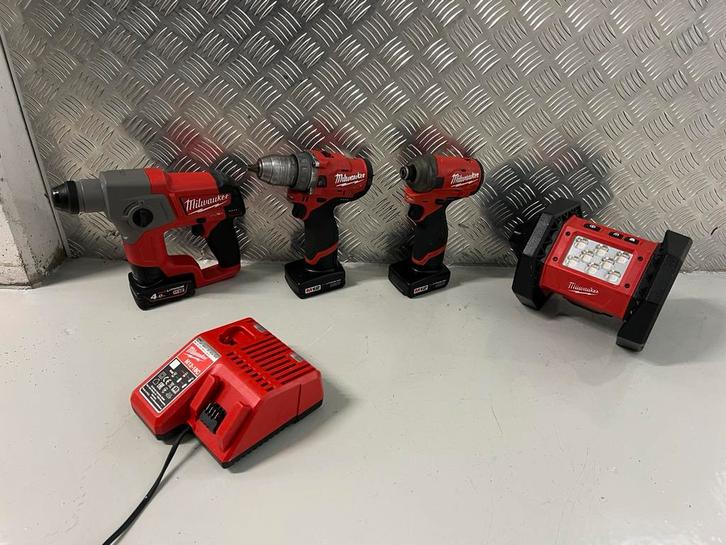 Milwaukee m12/m18 set, Doe-het-zelf en Verbouw, Gereedschap | Overige machines, Zo goed als nieuw, Ophalen of Verzenden