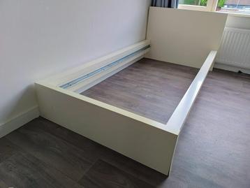 Gratis bedframe 90x200