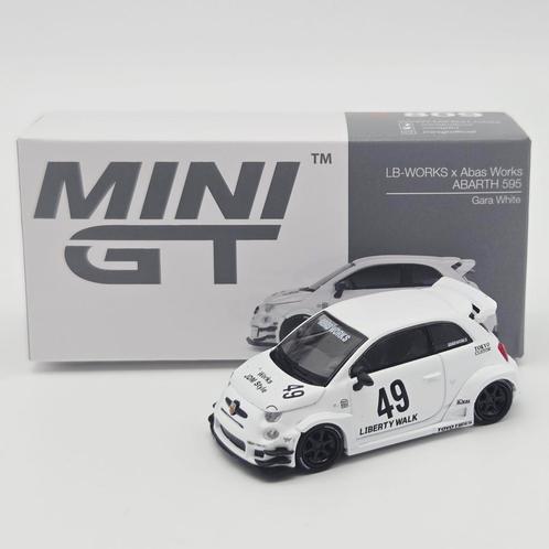 Mini gt 2024 Fiat 595 Abarth LB-Works X Abas Works Gara, whi, Hobby en Vrije tijd, Modelauto's | Overige schalen, Nieuw, Ophalen of Verzenden