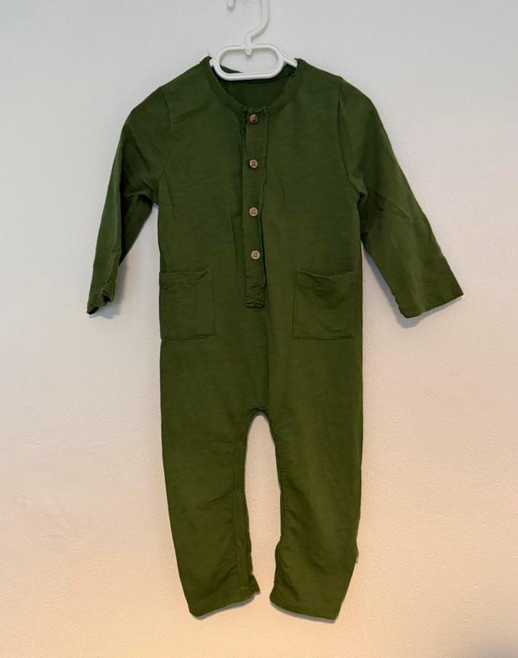 Cigit groene jumpsuit overall met knoopjes tuinpak 98 104, Kinderen en Baby's, Kinderkleding | Maat 98, Zo goed als nieuw, Jongen of Meisje