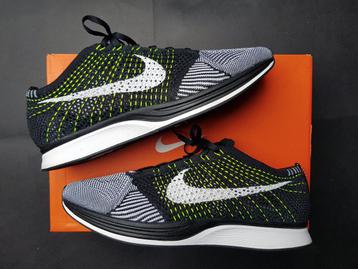 EU45 Nike Flyknit Racer Volt