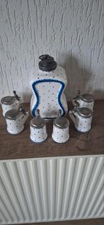 Keramieken karaf met 6 drinkbekers, alles met tinnen deksels, Ophalen of Verzenden
