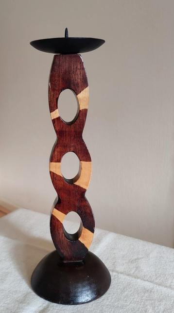 Vintage 2-kleurige houten kandelaar 23 jaar oud. beschikbaar voor biedingen