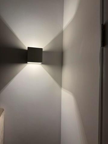 2x Witte Wandlamp - Modern Design beschikbaar voor biedingen