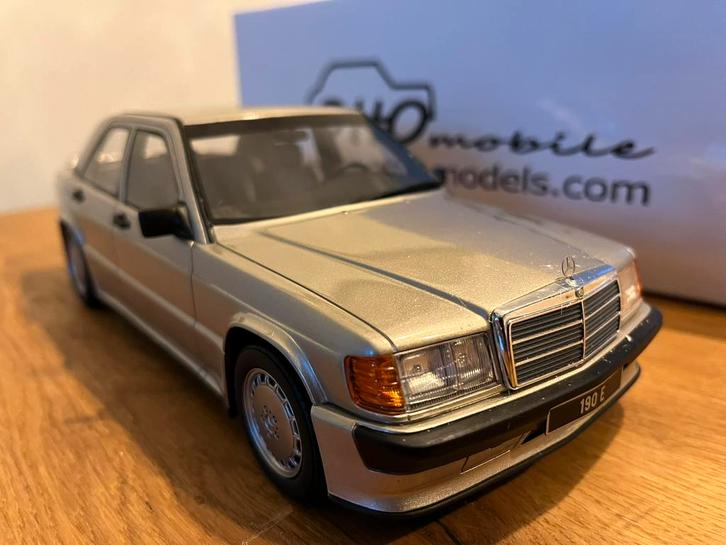 Mercedes-Benz 190 E 2.5 16v W201 | OttOmobile OT927 | Nieuw, Hobby en Vrije tijd, Modelauto's | 1:18, Nieuw, Auto, OttOMobile