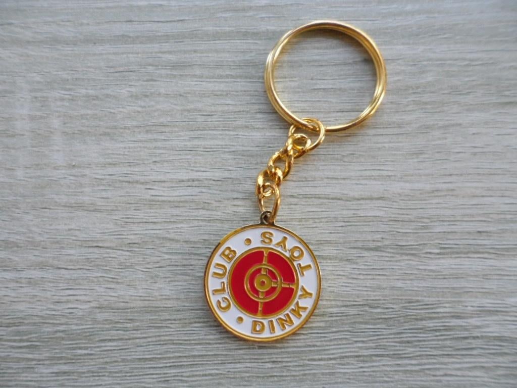 3 x sleutelhangers dinky toy en 2 oude munt sleutel hangers, Ophalen of Verzenden, Nieuw, Overige typen