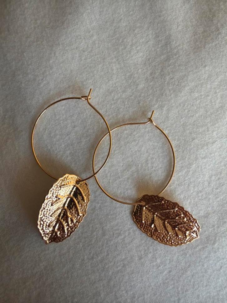 Gouden Blad Hangers, Sieraden, Tassen en Uiterlijk, Oorbellen, Zo goed als nieuw, Hangers, Goud, Met edelsteen, Ophalen of Verzenden