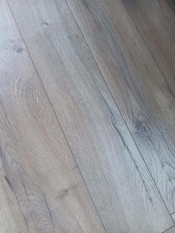 3 pakken DecoMode kliklaminaat Livorno (ca. 6m2) beschikbaar voor biedingen