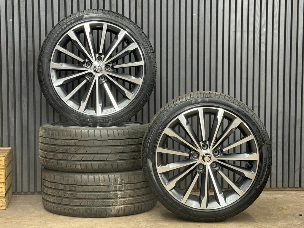 19 inch Skoda phoenix Octavia Karoq superb 7mm gem. €1149,-, Auto-onderdelen, Banden en Velgen, Ophalen, Zomerbanden, Banden en Velgen