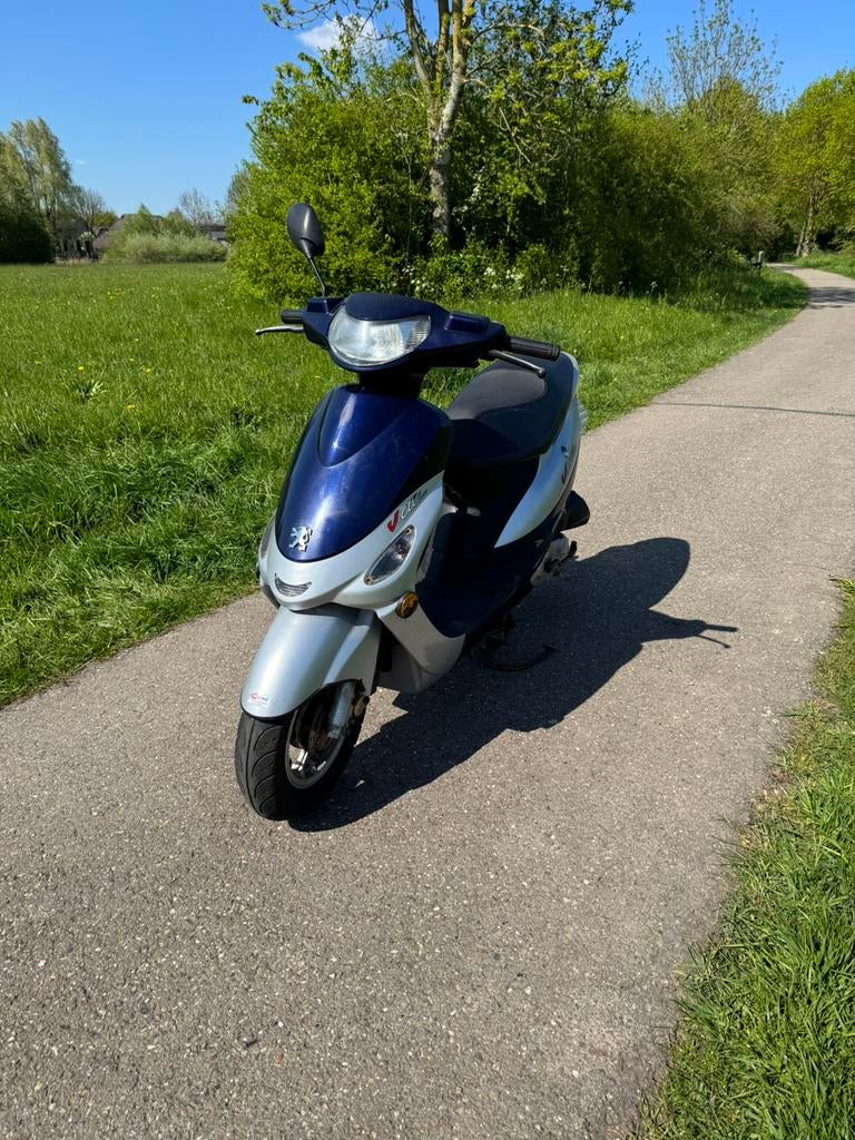 Peugeot v clic, Ophalen, Overige modellen, Zo goed als nieuw, Benzine