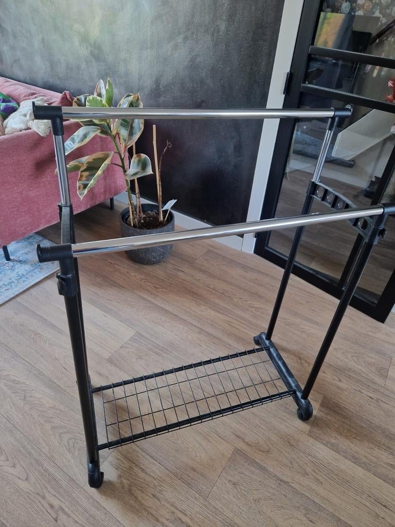 Verstelbaar kledingrek met schoenenplankje, Ophalen, Met wielen, Gebruikt