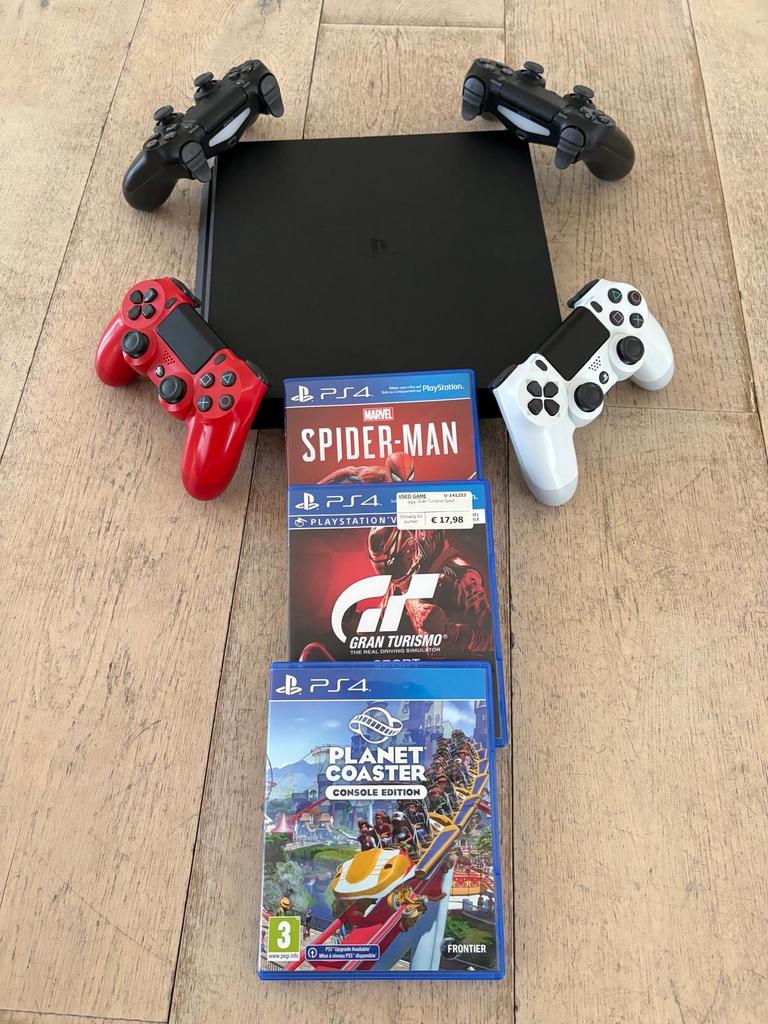 PlayStation 4 Slim 500GB met 4 controllers en 4 games, Spelcomputers en Games, Spelcomputers | Sony PlayStation 4, Ophalen of Verzenden