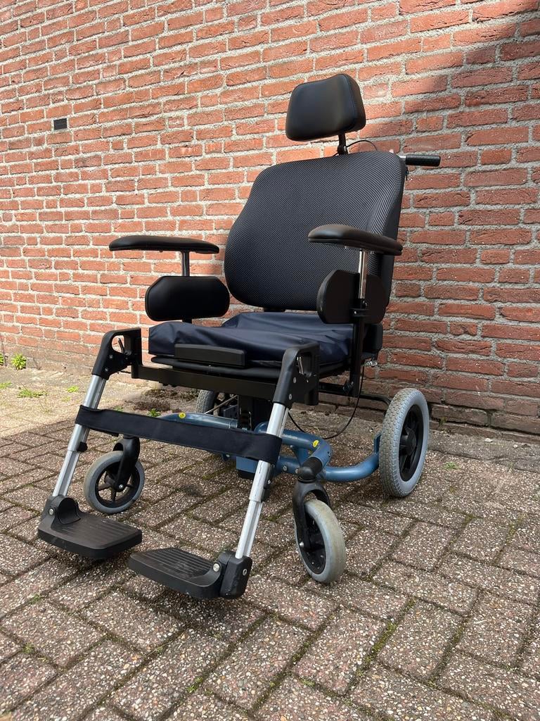 Handicare ibis kantelrolstoel.. comfortabel, Diversen, Rolstoelen, Ophalen of Verzenden, Gebruikt, Duwrolstoel