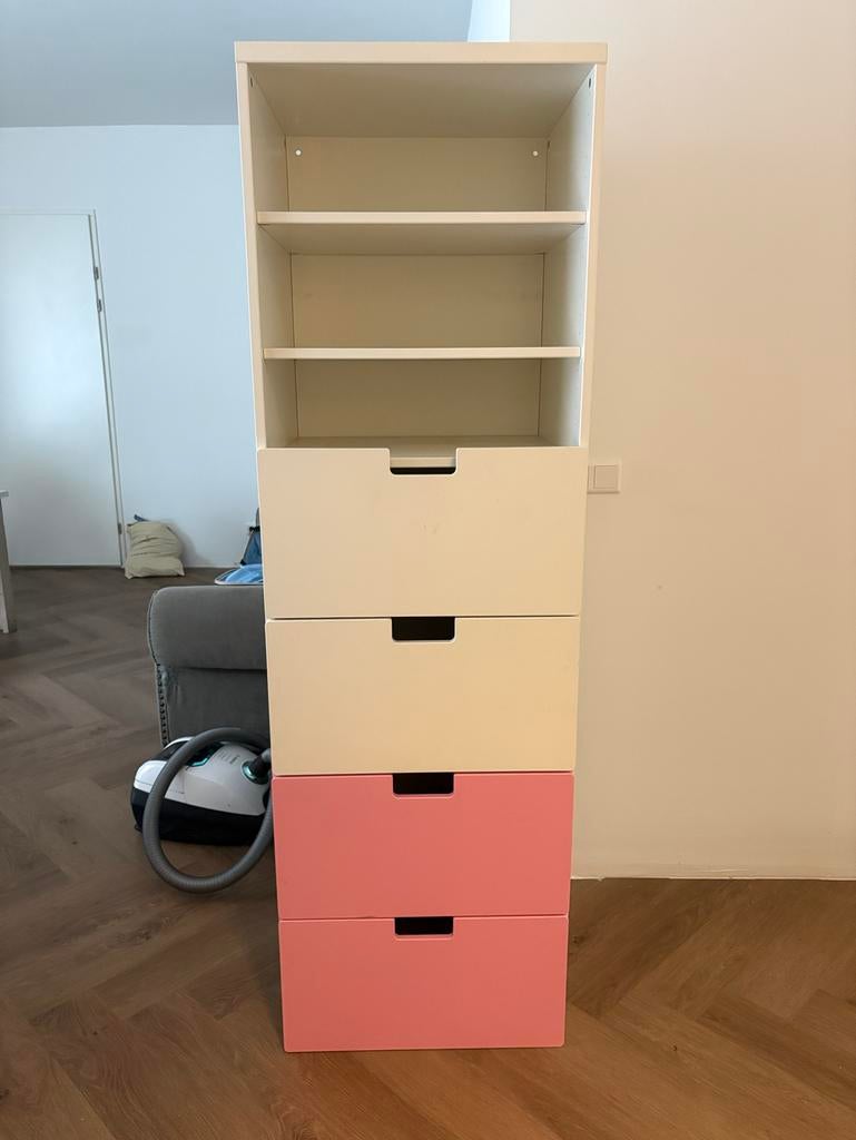 IKEA Smastad Kinderkast met 4 lades en 3 planken, Kinderen en Baby's, Kinderkamer | Commodes en Kasten, Ophalen, Gebruikt, 105 cm of meer