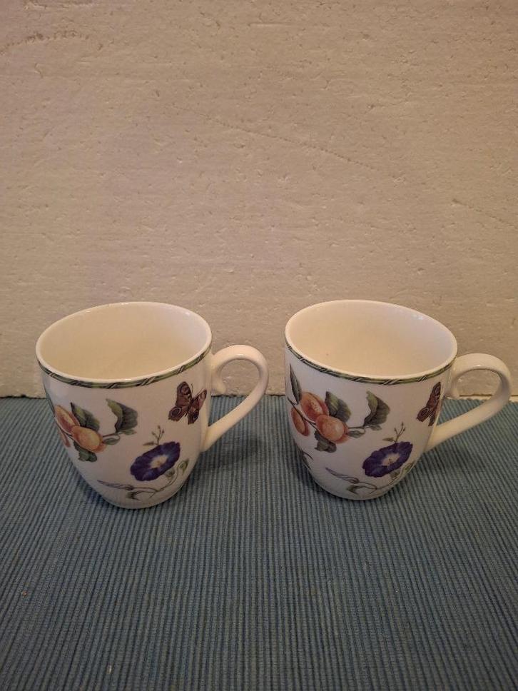 Janneke Brinkman - Fruits & Flowers - 2 aardewerk mokken, Antiek en Kunst, Antiek | Servies los, Ophalen of Verzenden