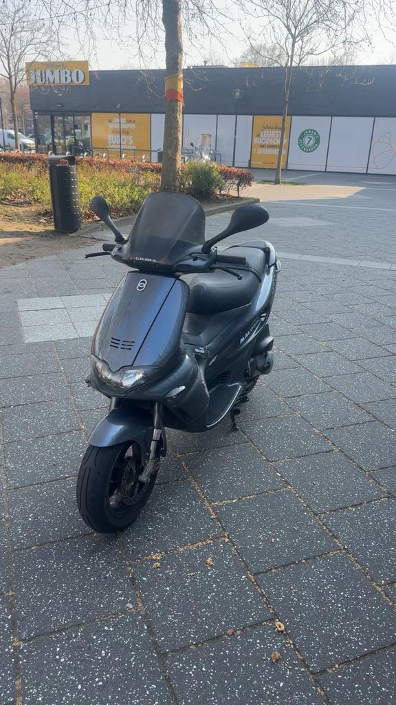 Gilera runner 70cc snel, Fietsen en Brommers, Scooters | Piaggio, Zo goed als nieuw, Overige modellen, Tweetakt, Ophalen